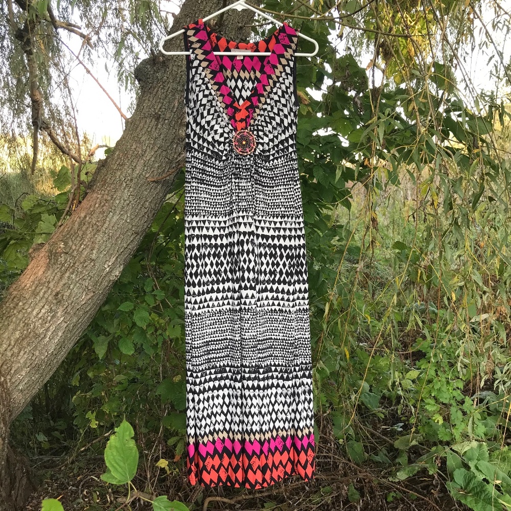 🍒EUC Sleeveless Maxi Dress With Bead Detailing